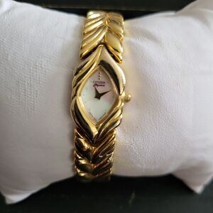 Citizen Gold-Tone Women's Watch Needs BATTERY